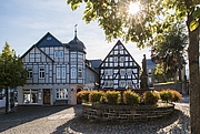 Der Petrusbrunnen in der Hallenberger Altstadt.